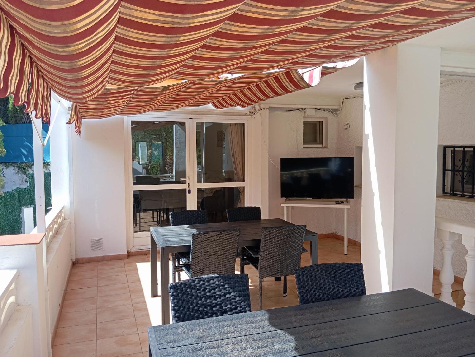 Villa Benucia Family Guest House La Nucía Exteriör bild
